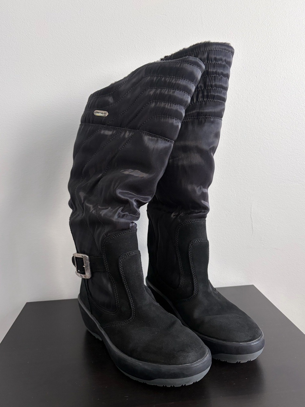 Pajar Women's Black Quilted/Suede Winter Boots with Buckle, Size 37.